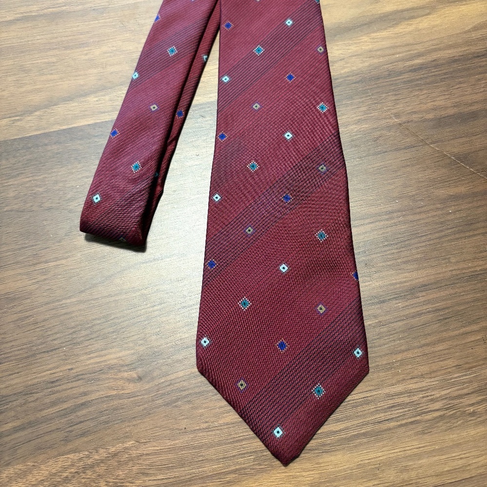 Unknown brand 100% silk tie - as is